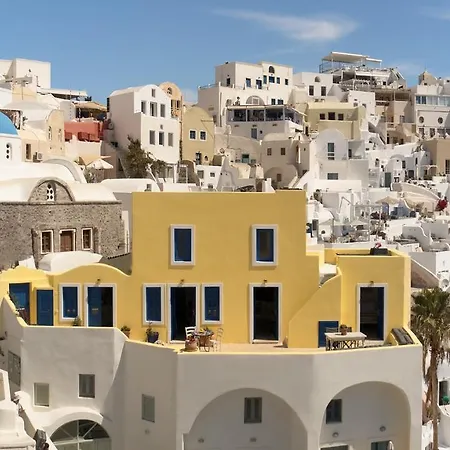 Ilivatos - Elegant On The Caldera's Edge אויה