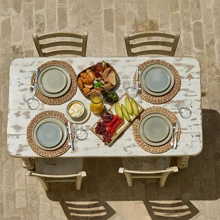 Ilivatos - Elegant On The Caldera's Edge אויה