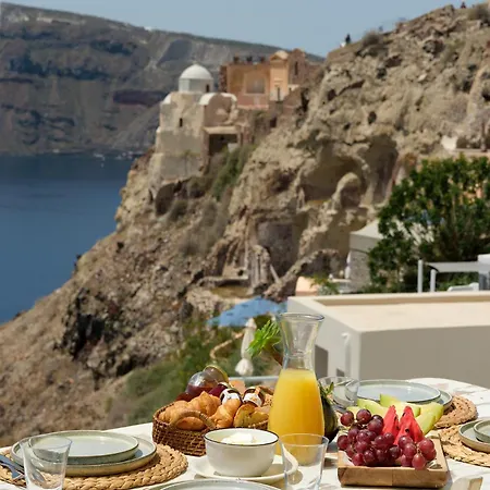 Ilivatos - Elegant On The Caldera's Edge