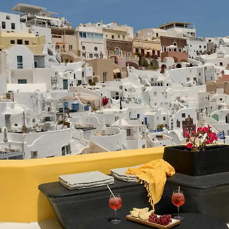 Ilivatos - Elegant On The Caldera's Edge וילה