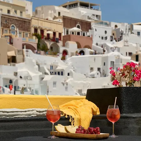 Ilivatos - Elegant On The Caldera's Edge