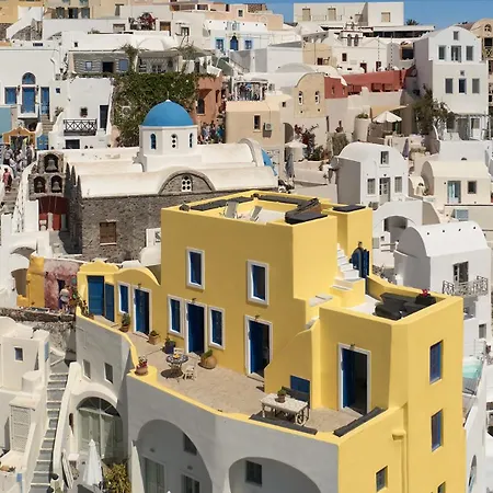 Ilivatos - Elegant On The Caldera's Edge *