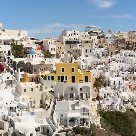 Ilivatos - Elegant On The Caldera's Edge אויה