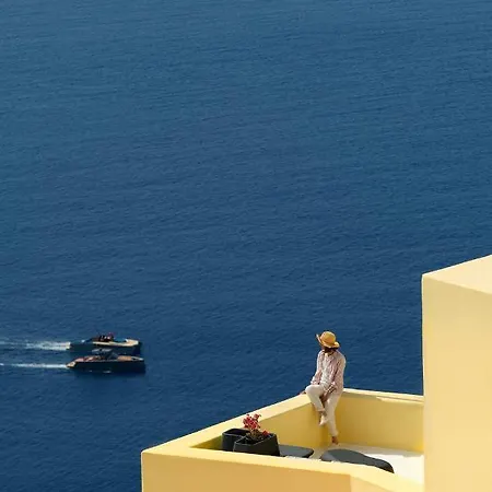 Ilivatos - Elegant On The Caldera's Edge