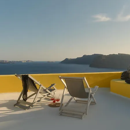 Ilivatos - Elegant On The Caldera's Edge *