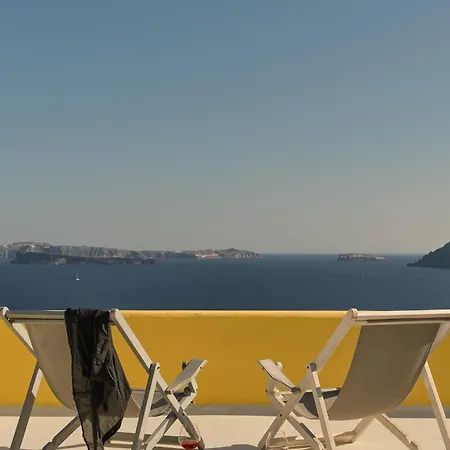 Ilivatos - Elegant On The Caldera's Edge * Οία