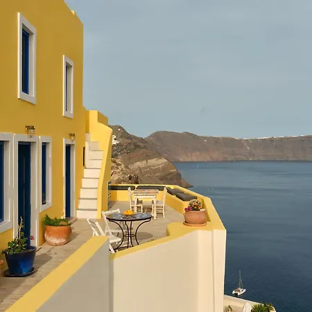 Ilivatos - Elegant On The Caldera's Edge * Οία