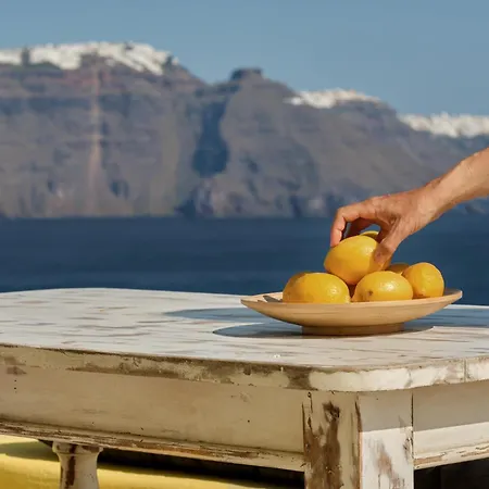 Βίλα Ilivatos - Elegant On The Caldera's Edge *