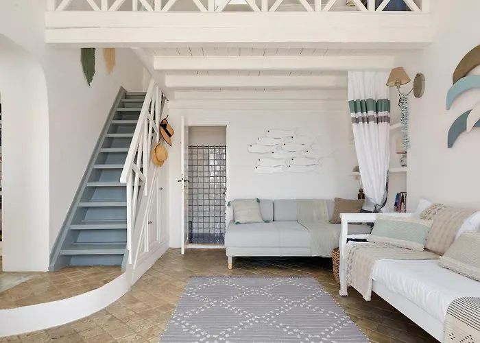 Villa Ilivatos - Elegant On The Caldera's Edge *