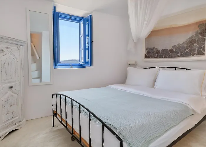 Ilivatos - Elegant On The Caldera's Edge Villa *