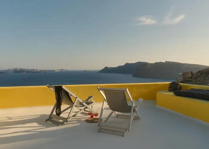 Ilivatos - Elegant On The Caldera's Edge *