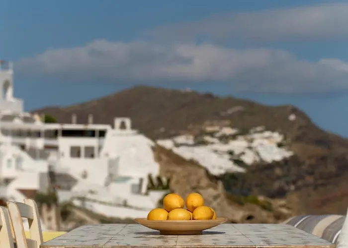 Ilivatos - Elegant On The Caldera's Edge Villa Oia