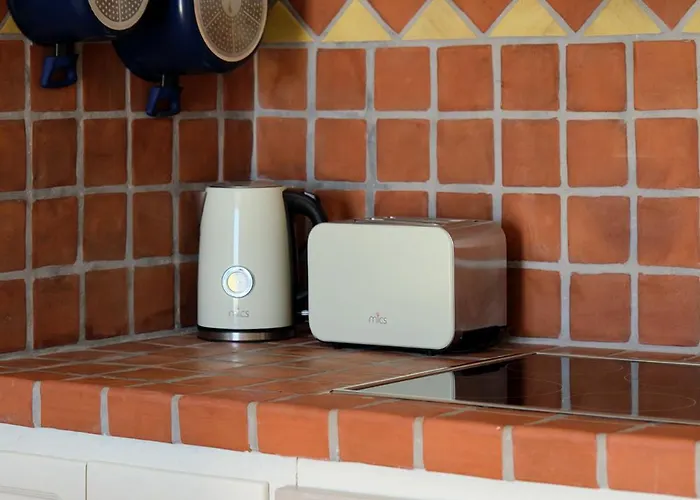 Villa Ilivatos - Elegant On The Caldera's Edge *