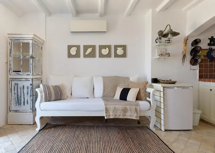 Ilivatos - Elegant On The Caldera's Edge Villa *