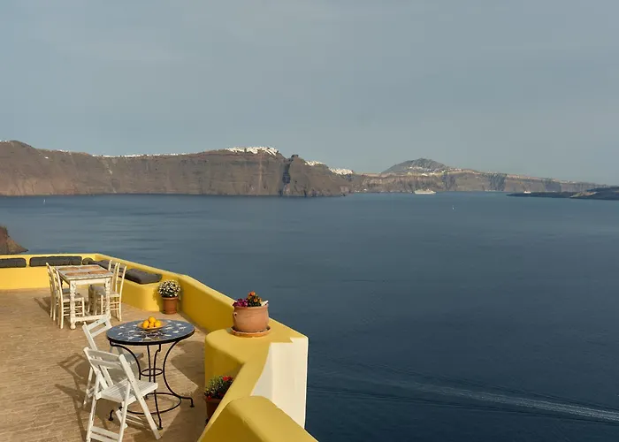 Ilivatos - Elegant On The Caldera's Edge Villa Oia