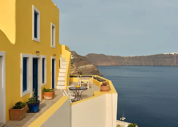 Ilivatos - Elegant On The Caldera's Edge * Oia