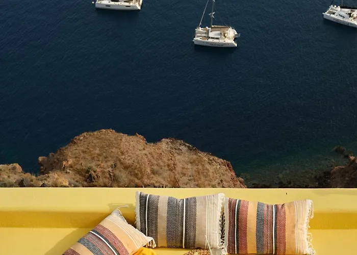 Ilivatos - Elegant On The Caldera's Edge Villa Oia