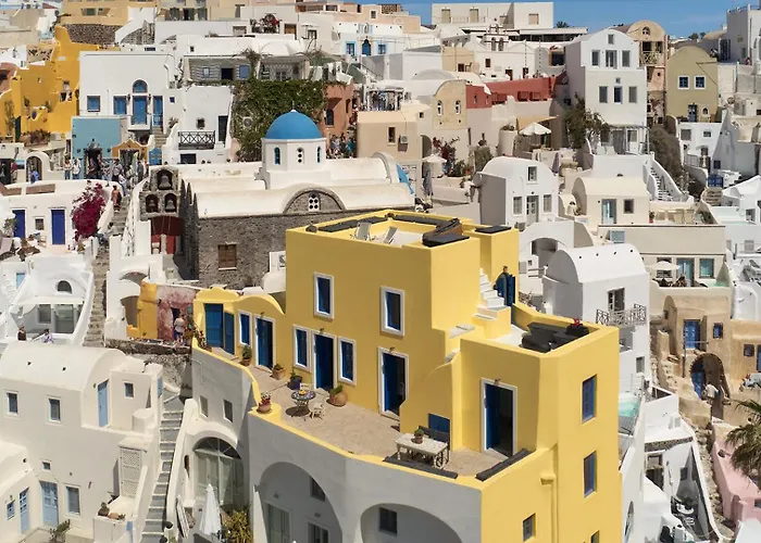 Ilivatos - Elegant On The Caldera's Edge *