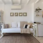Ilivatos - Elegant On The Caldera's Edge Вилла *