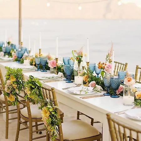 Villa Ilivatos - Elegant On The Caldera's Edge *