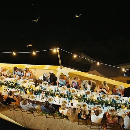 Ilivatos - Elegant On The Caldera's Edge