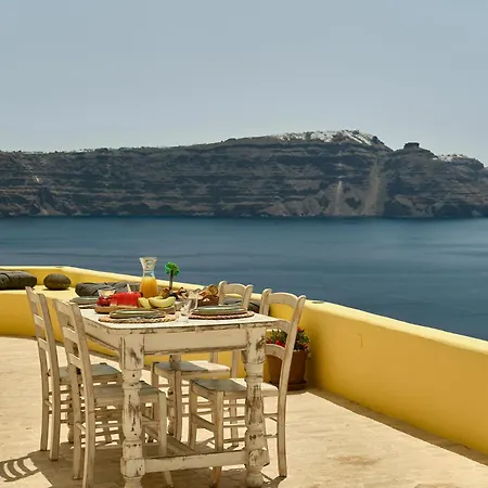 Ilivatos - Elegant On The Caldera's Edge