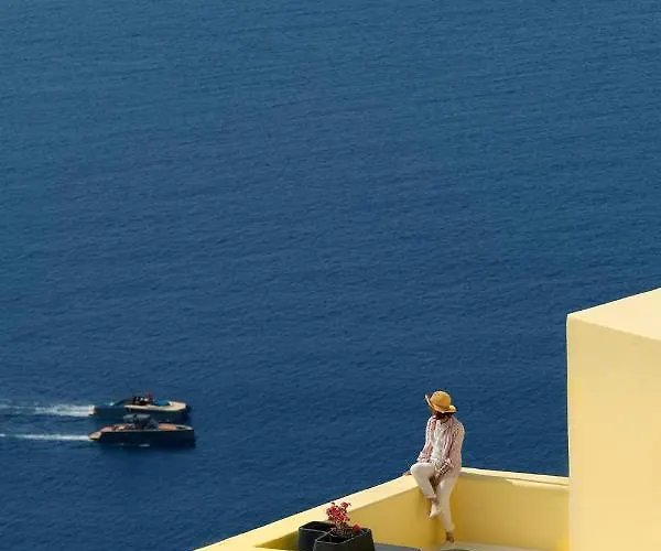 Ilivatos - Elegant On The Caldera's Edge