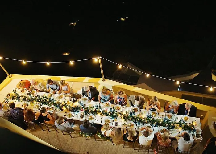 Ilivatos - Elegant On The Caldera's Edge