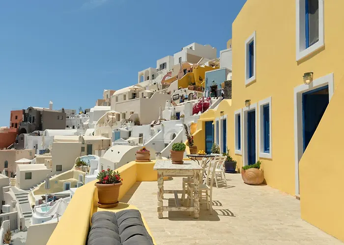 Villa Ilivatos - Elegant On The Caldera's Edge