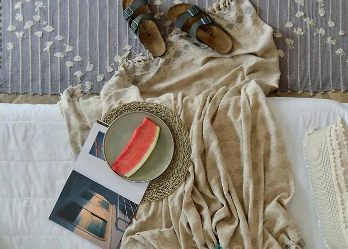 Villa Ilivatos - Elegant On The Caldera's Edge Ía