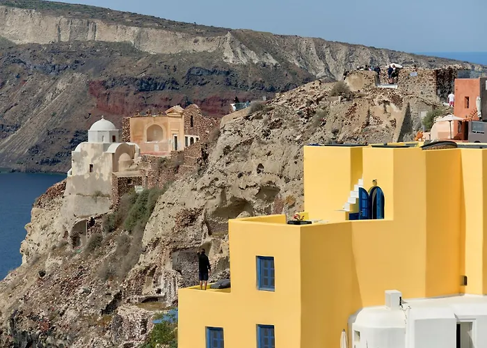 Ilivatos - Elegant On The Caldera's Edge Villa Oia (Santorini)