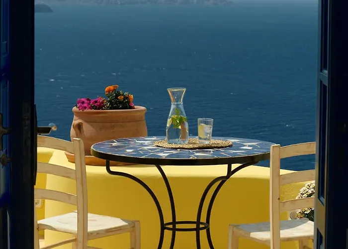 Ilivatos - Elegant On The Caldera's Edge Oia (Santorini)