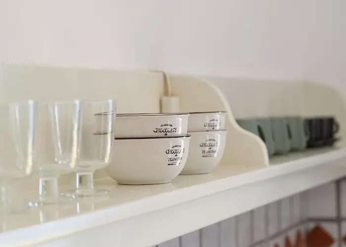 Villa Ilivatos - Elegant On The Caldera's Edge Ía