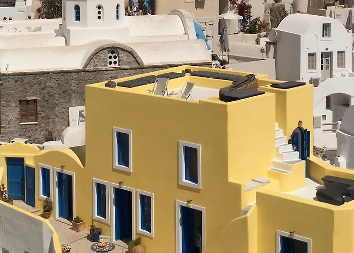 Villa Ilivatos - Elegant On The Caldera's Edge Oia (Santorini)