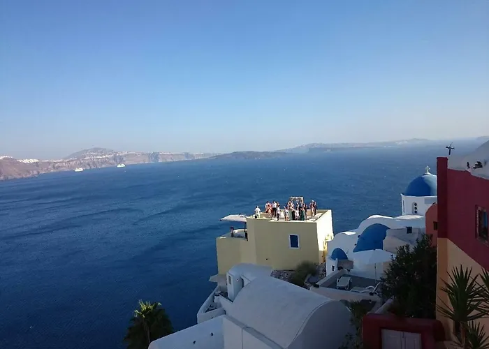 Villa Ilivatos - Elegant On The Caldera's Edge Oia (Santorini)