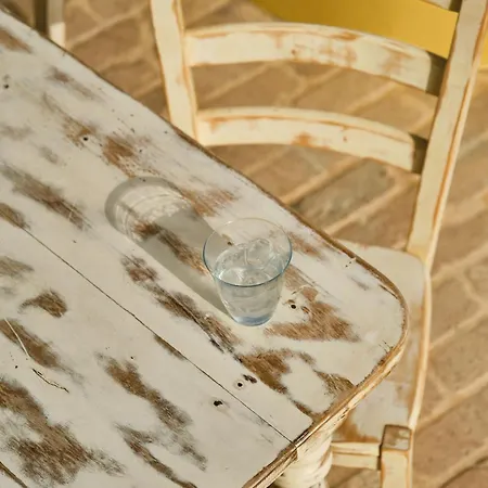 Ilivatos - Elegant On The Caldera's Edge *